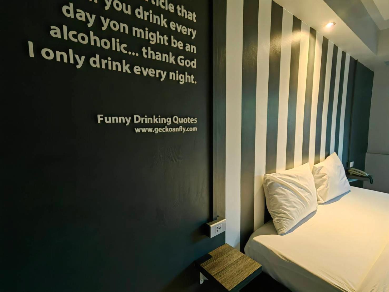 Hollywood Dannok Hotel Sadao Exterior photo