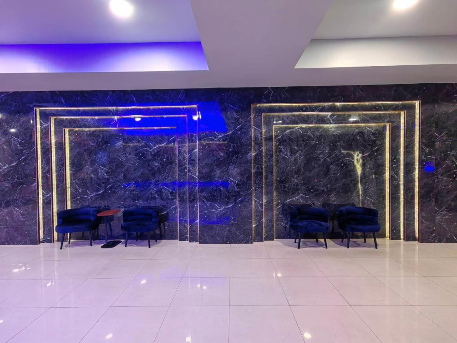 Hollywood Dannok Hotel Sadao Exterior photo
