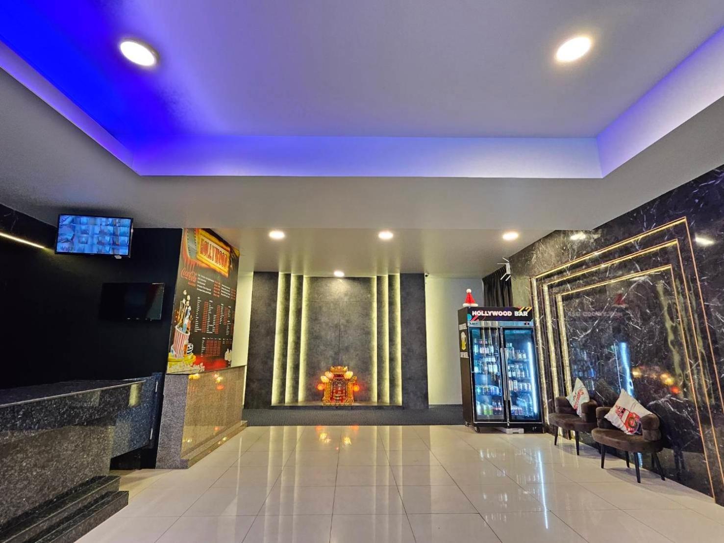 Hollywood Dannok Hotel Sadao Exterior photo
