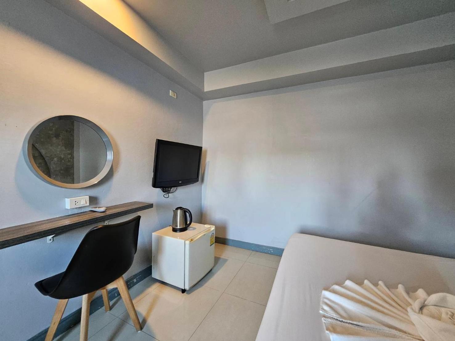 Hollywood Dannok Hotel Sadao Exterior photo