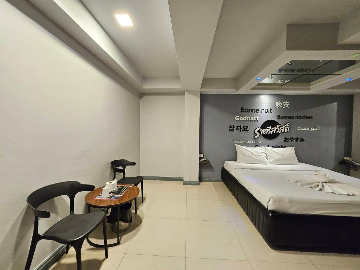 Hollywood Dannok Hotel Sadao Exterior photo