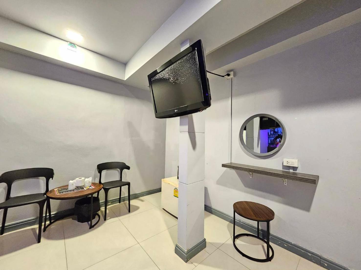 Hollywood Dannok Hotel Sadao Exterior photo