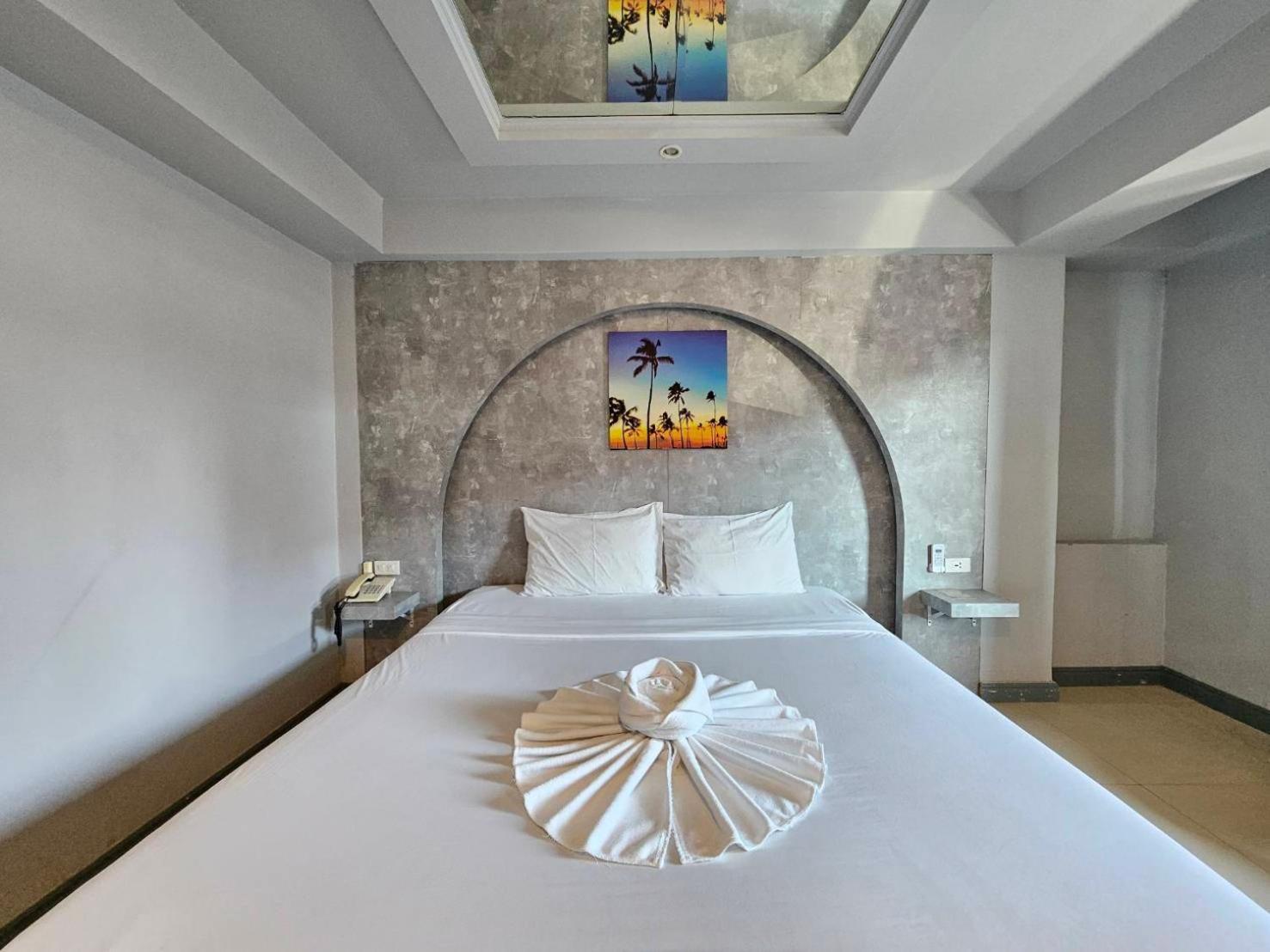 Hollywood Dannok Hotel Sadao Exterior photo
