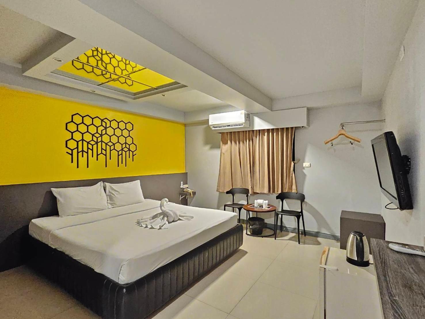 Hollywood Dannok Hotel Sadao Exterior photo