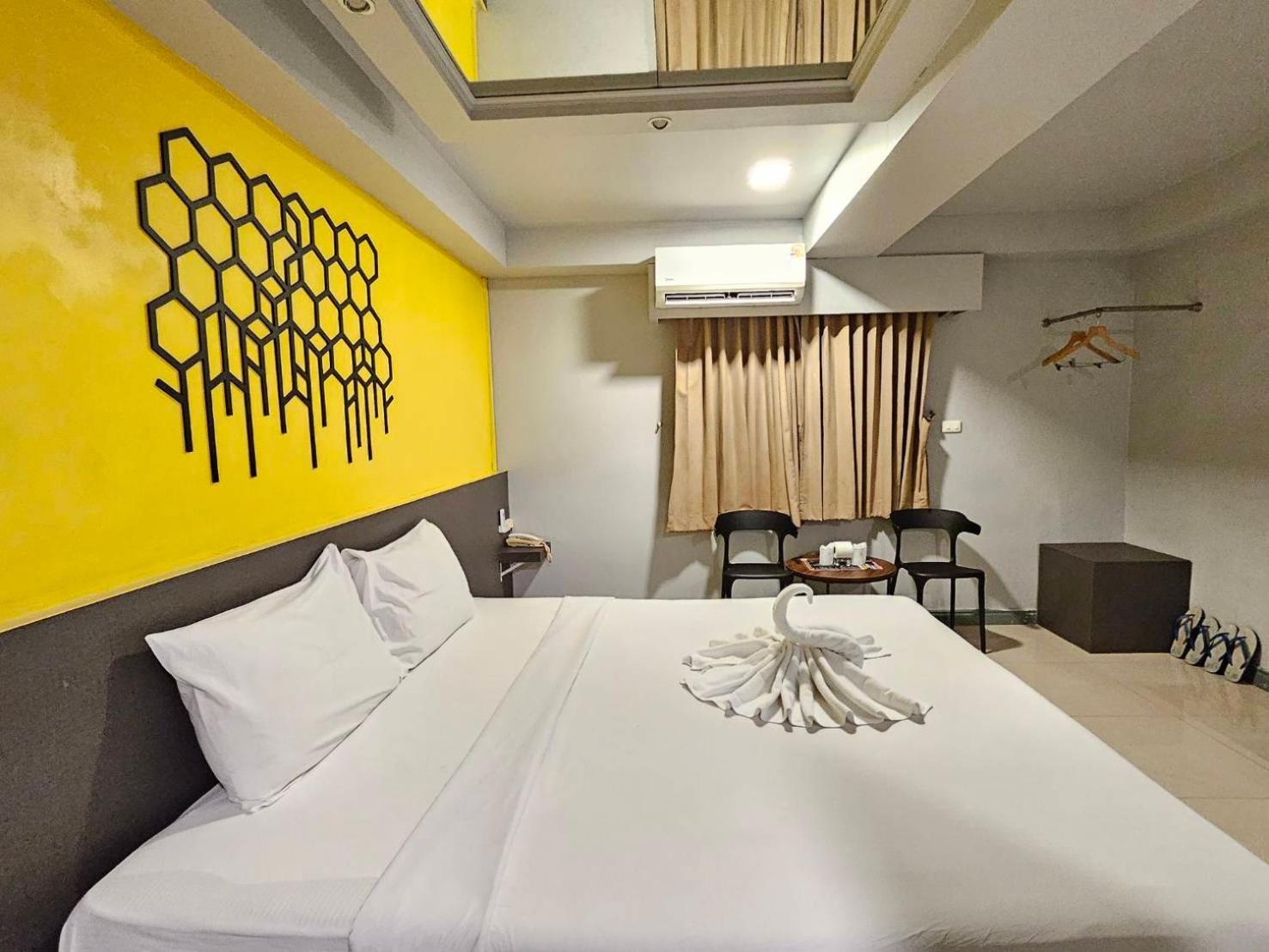 Hollywood Dannok Hotel Sadao Exterior photo